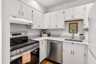 21 Hancock St, Boston, MA 02114 - Photo 9