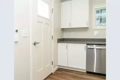680 South East St., Holyoke, MA 01040 - Photo 3