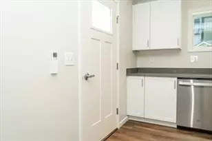 680 S East St, Holyoke, MA 01040 - Photo 3