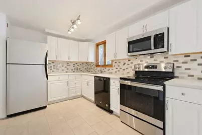 39 Marion St, Holbrook, MA 02343 - Photo 3
