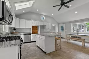26 Bacon Square, Plainville, MA 02762 - Photo 5