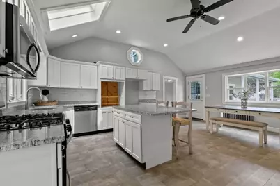 26 Bacon Sq, Plainville, MA 02762 - Photo 5