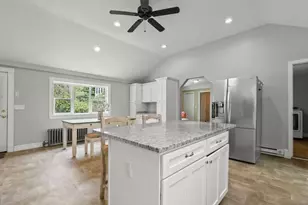 26 Bacon Square, Plainville, MA 02762 - Photo 5