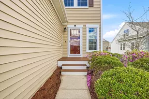27 Spruce St, Hopkinton, MA 01748 - Photo 3