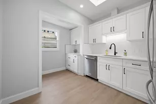 14 Broad St, North Attleboro, MA 02760 - Photo 5