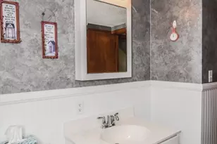 115 Staples St, Lowell, MA 01851 - Photo 27