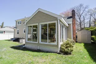 115 Staples St, Lowell, MA 01851 - Photo 5