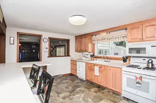 115 Staples St, Lowell, MA 01851 - Photo 15