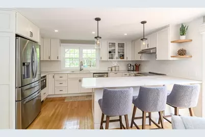 9 Lotus Path, Natick, MA 01760 - Photo 3