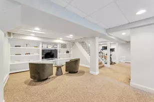 110 Anawan Ave, Boston, MA 02132 - Photo 33