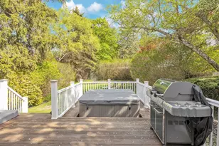 110 Anawan Ave, Boston, MA 02132 - Photo 37