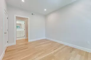 147 W 8th St, Boston, MA 02127 - Photo 15