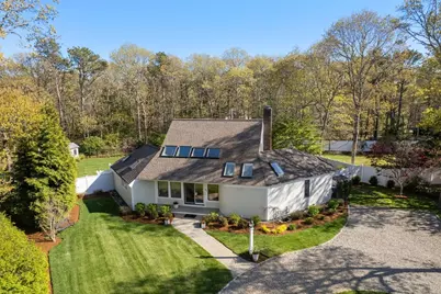 26 Driftwood Cir, Mashpee, MA 02649 - Photo 3