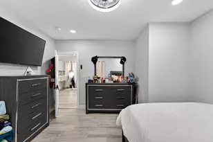 25 Tripoli St, Cranston, RI 02909 - Photo 13