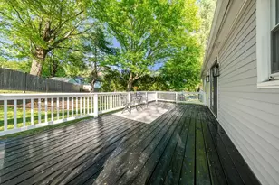 20 Meadowbrook Dr, Easthampton, MA 01027 - Photo 9
