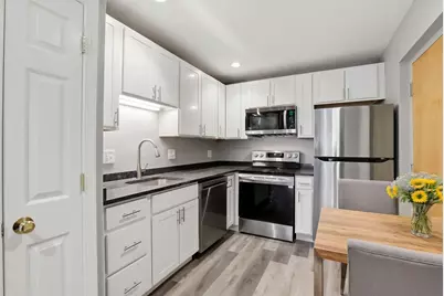 326 Broadway #6, Somerville, MA 02145 - Photo 5