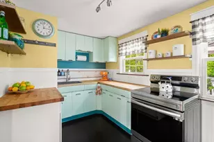 6 Van Brunt St, Boston, MA 02136 - Photo 5