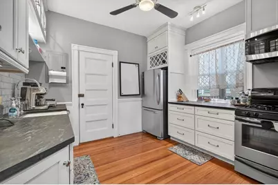 17 Park Vale #4, Brookline, MA 02446 - Photo 5
