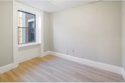 110 Appleton St #2, Lowell, MA 01852 - Photo 11