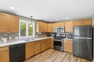 1185 Main St, Clinton, MA 01510 - Photo 11