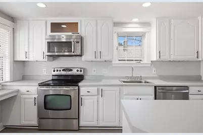 105 Lakeshore Dr, Georgetown, MA 01833 - Photo 5