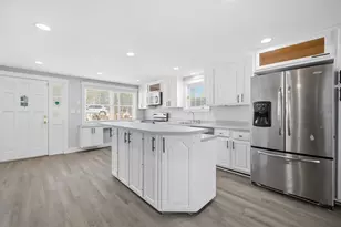 105 Lakeshore Dr, Georgetown, MA 01833 - Photo 3
