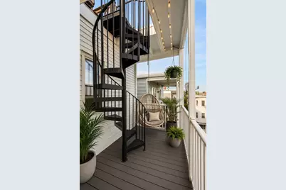443 E 7th #3, Boston, MA 02127 - Photo 9