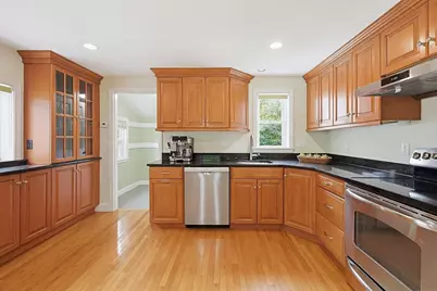 13 Lawrence Circle, Medfield, MA 02052 - Photo 9