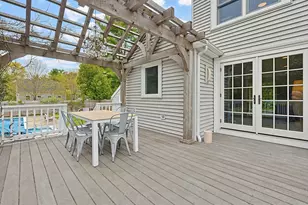 13 Lawrence Cir, Medfield, MA 02052 - Photo 15