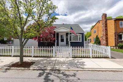 27 Bowdoin St, Winthrop, MA 02152 - Photo 1