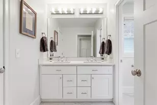 33 Charles St, Watertown, MA 02472 - Photo 21