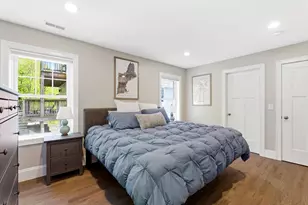 33 Charles St, Watertown, MA 02472 - Photo 19