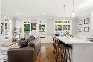 33 Charles St, Watertown, MA 02472 - Photo 3