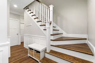 33 Charles St, Watertown, MA 02472 - Photo 17
