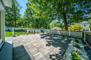 37 Oakland St, Wellesley, MA 02481 - Photo 31