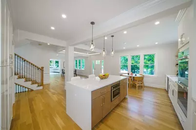 37 Oakland St, Wellesley, MA 02481 - Photo 9