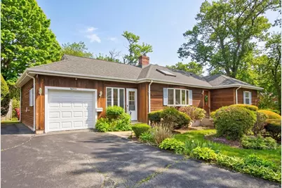 18 Williams Rd, Lynnfield, MA 01940 - Photo 1