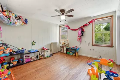 57 Adam St, Pittsfield, MA 01201 - Photo 9