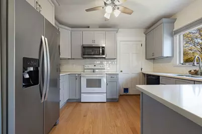 6 Adams St, Danvers, MA 01923 - Photo 9