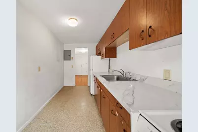 11 Colonial Village Dr #8, Arlington, MA 02474 - Photo 9