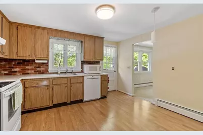 122 Milton St, Waltham, MA 02453 - Photo 7