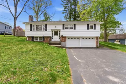 28 Mayflower Cir, Leicester, MA 01524 - Photo 3