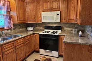 65 Brookside Cir, Springfield, MA 01129 - Photo 9