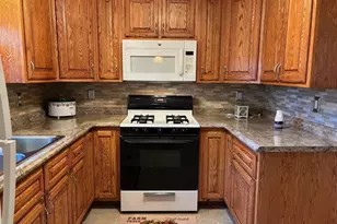 65 Brookside Cir, Springfield, MA 01129 - Photo 11