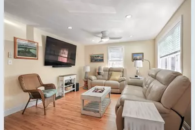 9 G St, Hull, MA 02045 - Photo 9