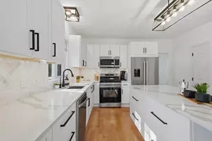 8 Coolidge St, Westford, MA 01886 - Photo 9