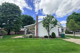 11 Boston St, Uxbridge, MA 01569 - Photo 3