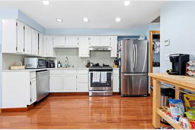 419 E 3rd St, Boston, MA 02127 - Photo 31