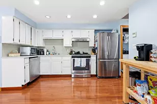419 E 3rd St, Boston, MA 02127 - Photo 31