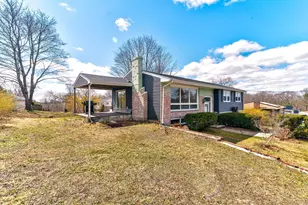 32 Crawford St, Randolph, MA 02368 - Photo 3